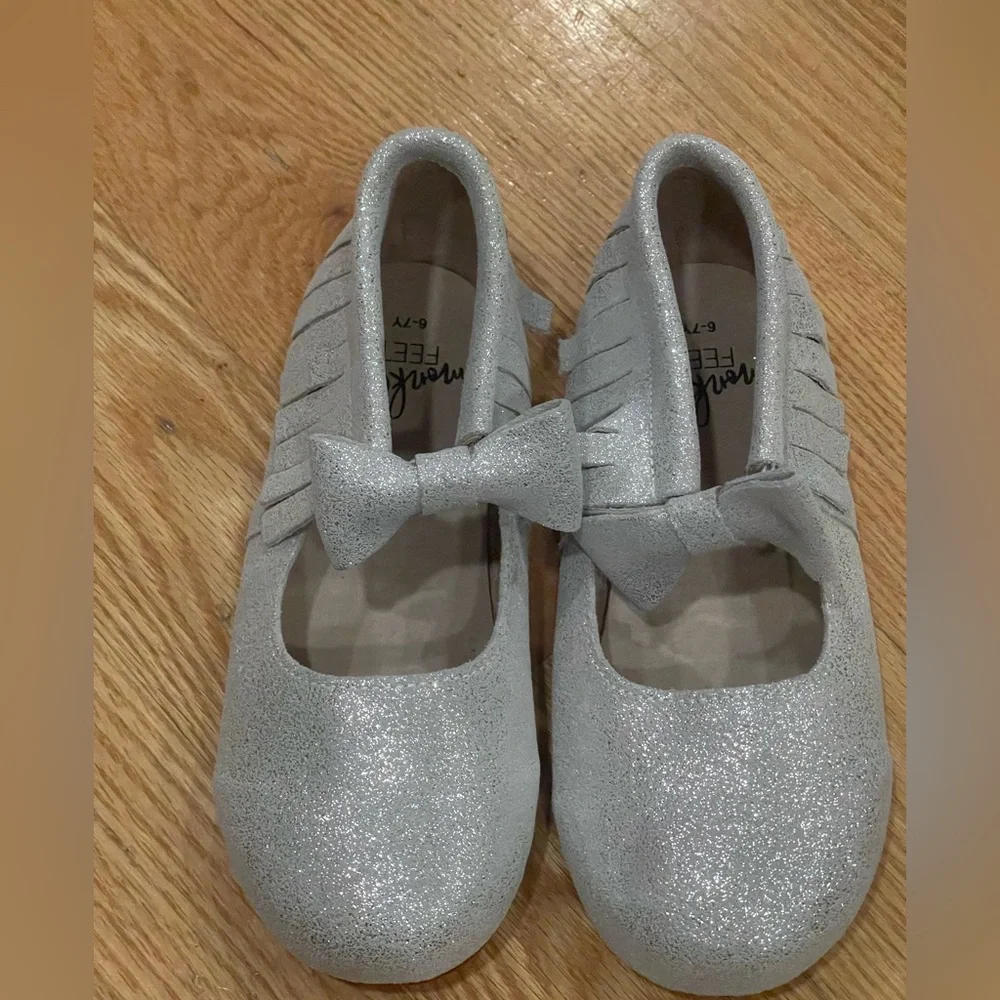 Monkey Feet Sparkling Silver Kids Dress‎ Shoes Youth 6/7 NEW